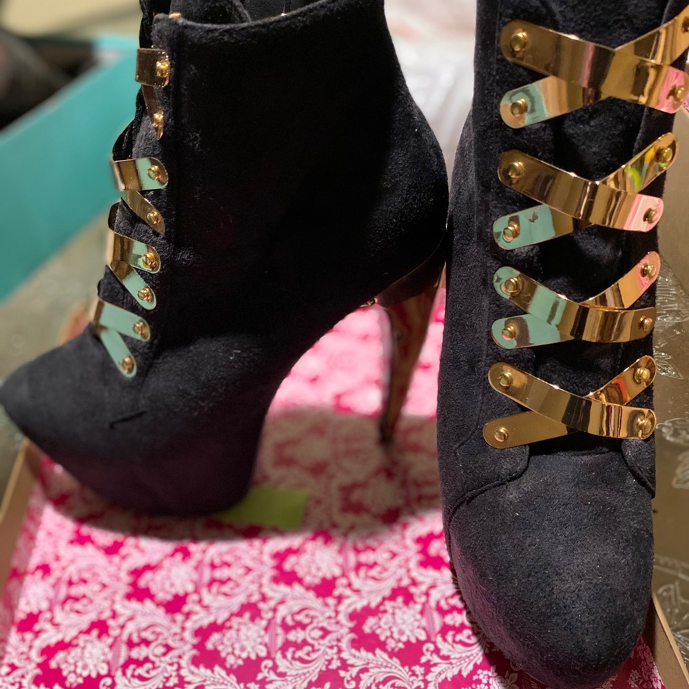 Privileged Surrender boot’s Size 8.5 - Picture 2 of 7